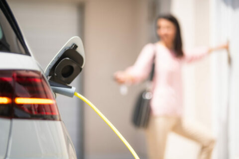 Utility offers EV owners discount in energy saving plan