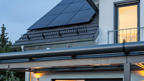 REC Group leads the clean energy revolution with next generation  REC Alpha solar panels