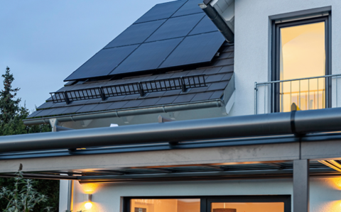 REC Group leads the clean energy revolution with next generation  REC Alpha solar panels